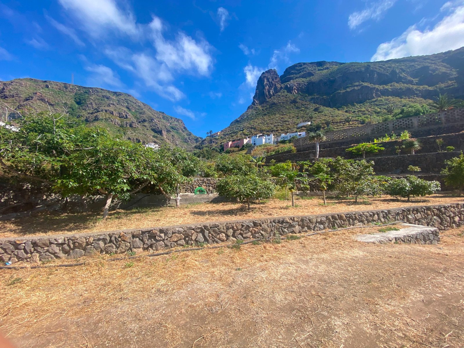 Paisaje montañoso del espacio